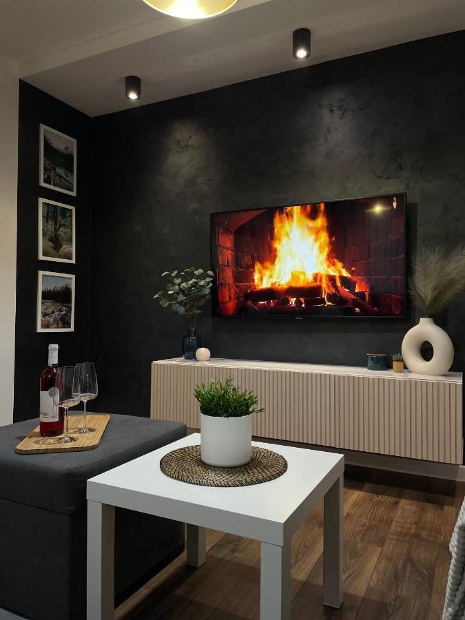 Apartment No 59 *